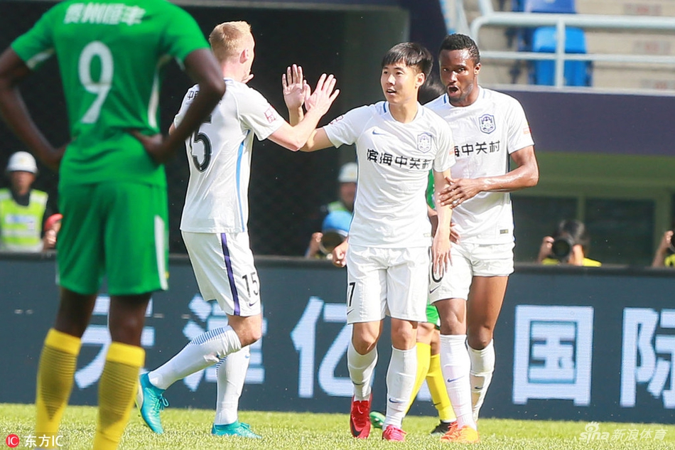 队友祝贺惠家康