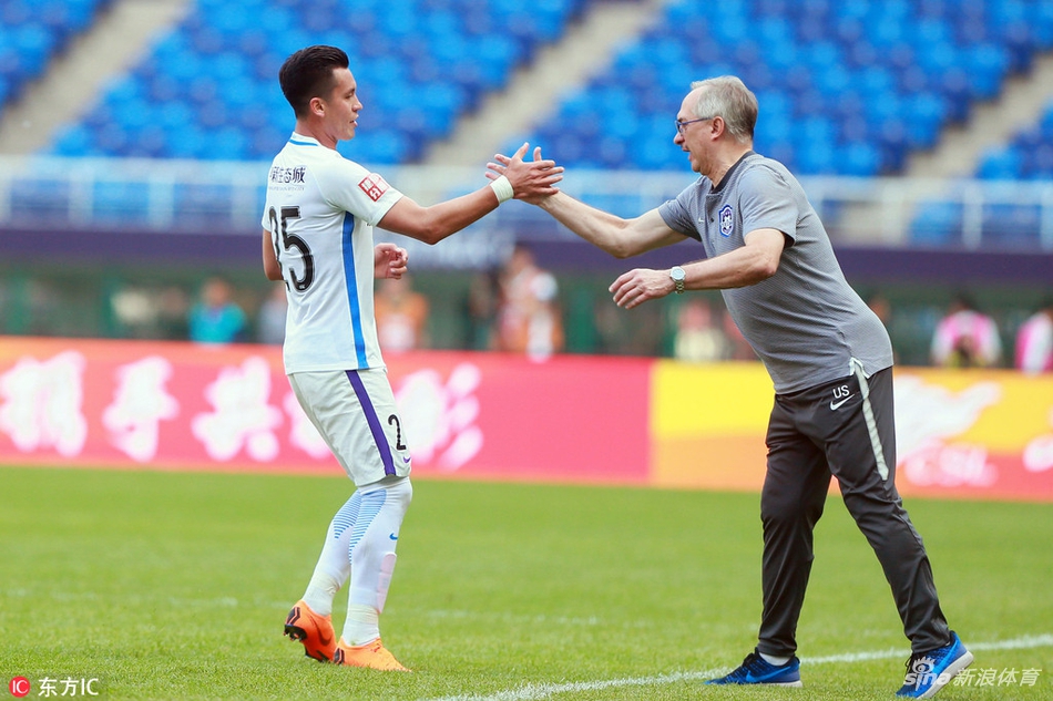 买提江握手施蒂利克