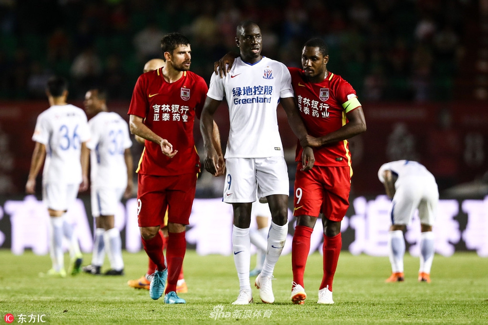 伊哈洛与登巴巴的温情一幕