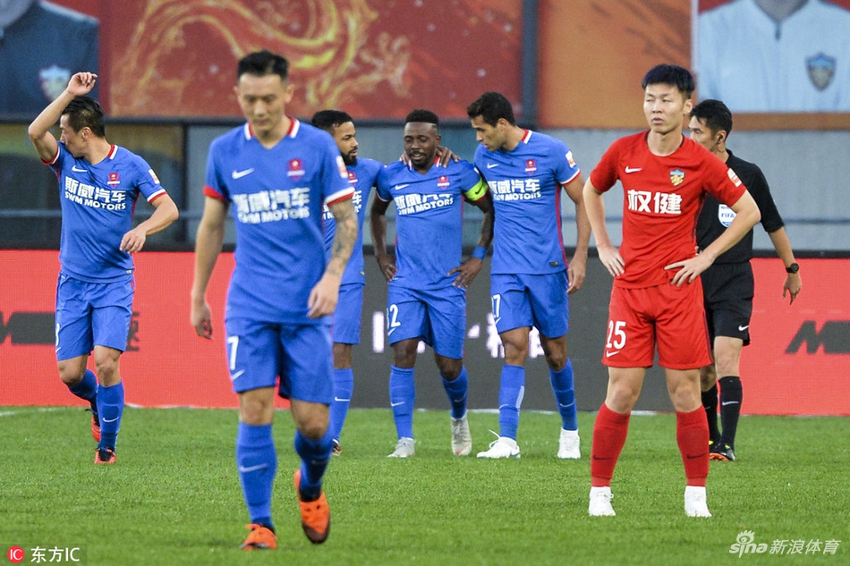 队友祝贺小摩托