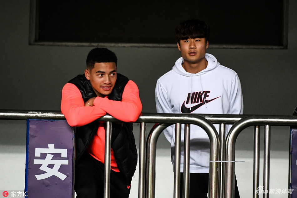 布朗宁和朴志洙观战