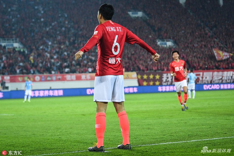 冯潇霆C罗式庆祝