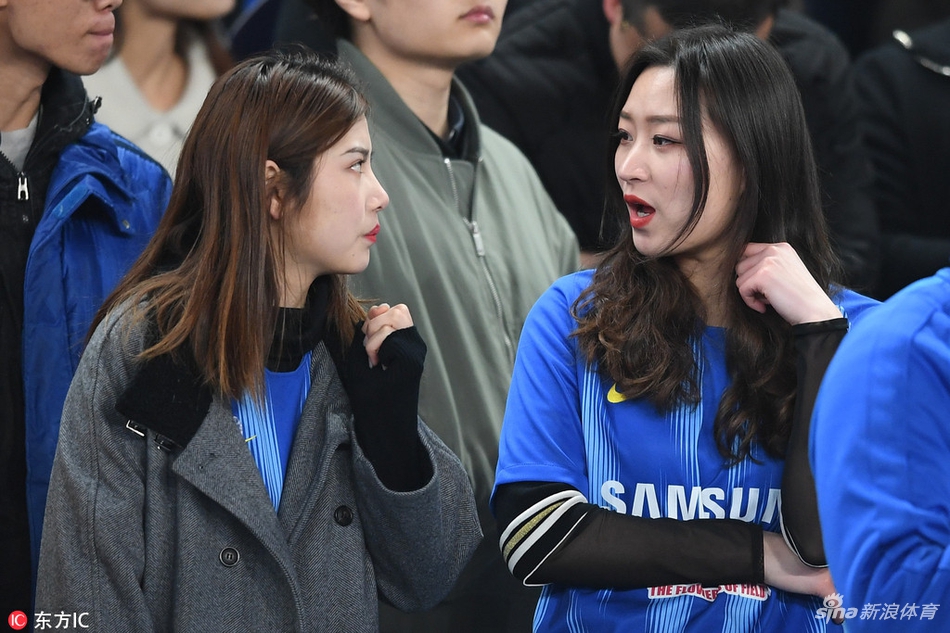 中超第一颜值！苏宁球迷小姐姐助威