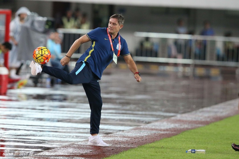 美丽足球之殇!不疯狂不成活的斯托