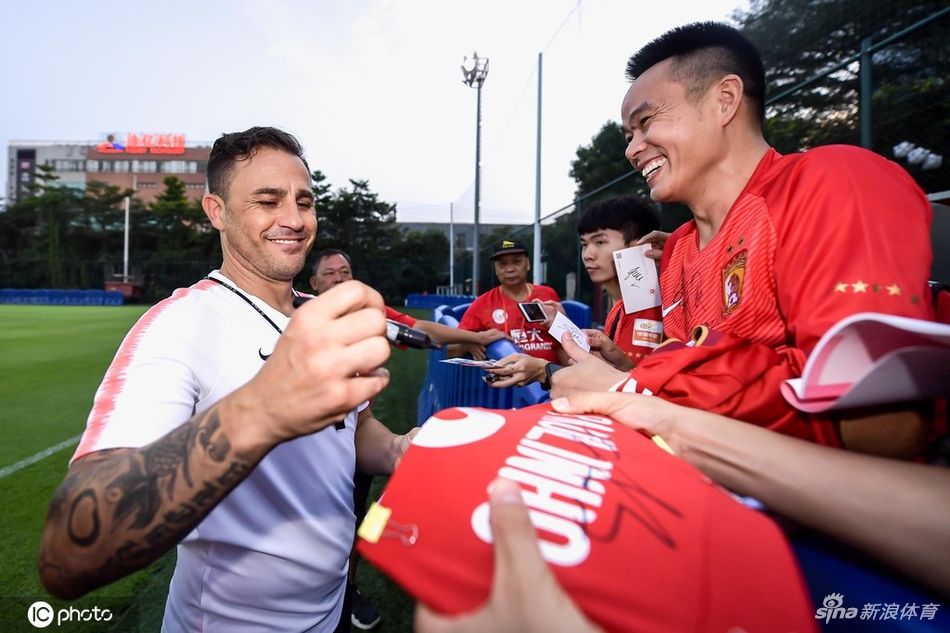 卡帅亲和力十足