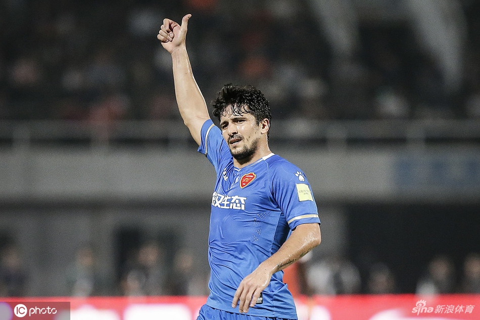 恒大：洛国富（入籍中）