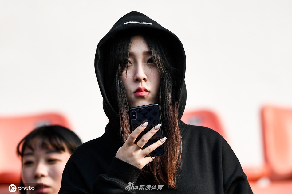 球迷看台美女云集