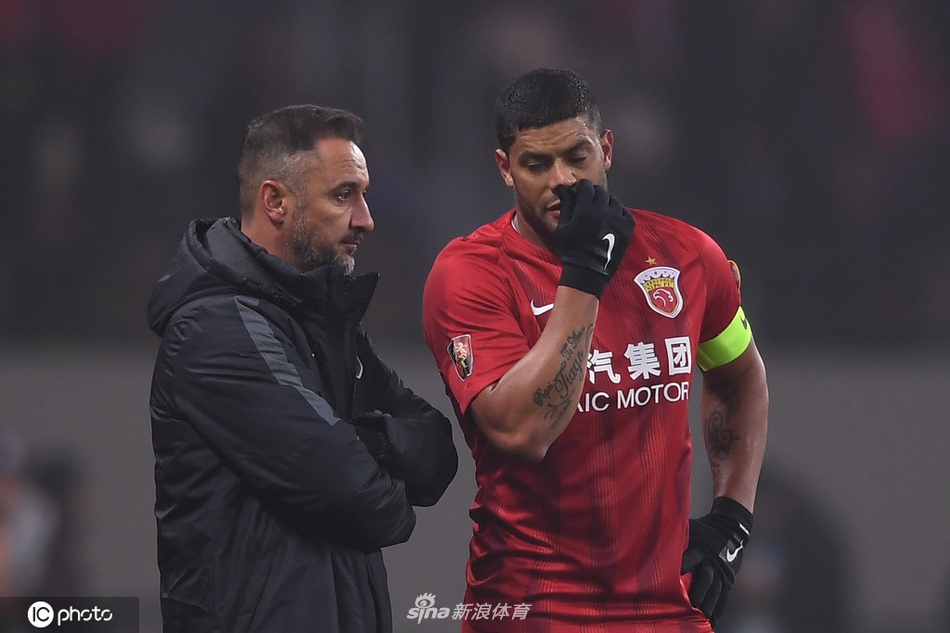 上港官宣佩雷拉下课 共同走过三个难忘赛季