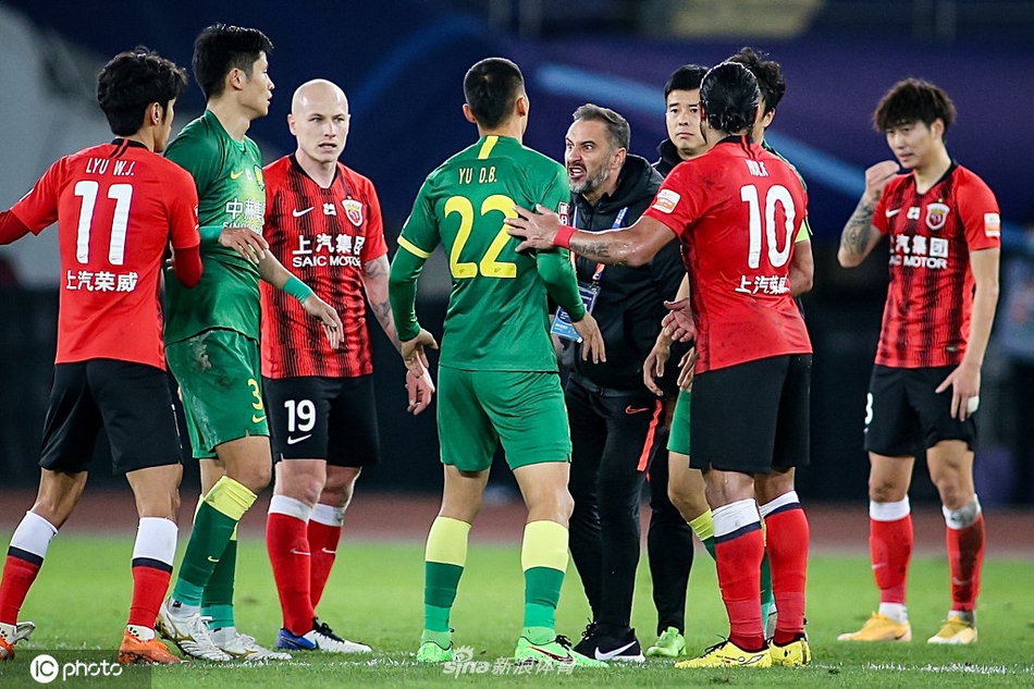 上港官宣佩雷拉下课 共同走过三个难忘赛季