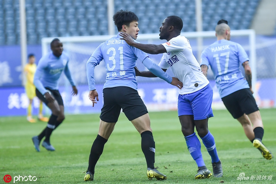 阿奇姆彭和郑龙冲突