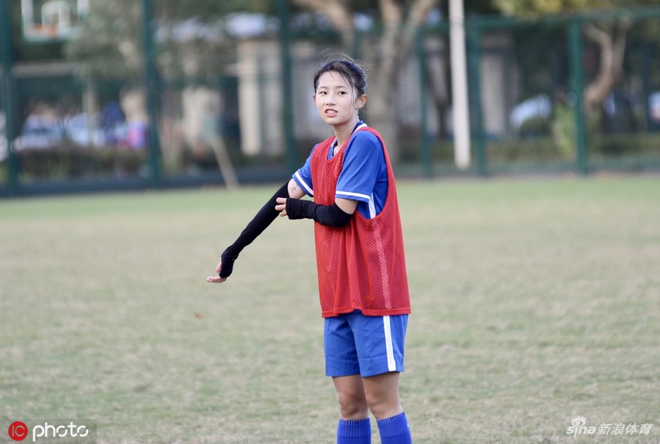 申花女足训练美少女熊熙人气高