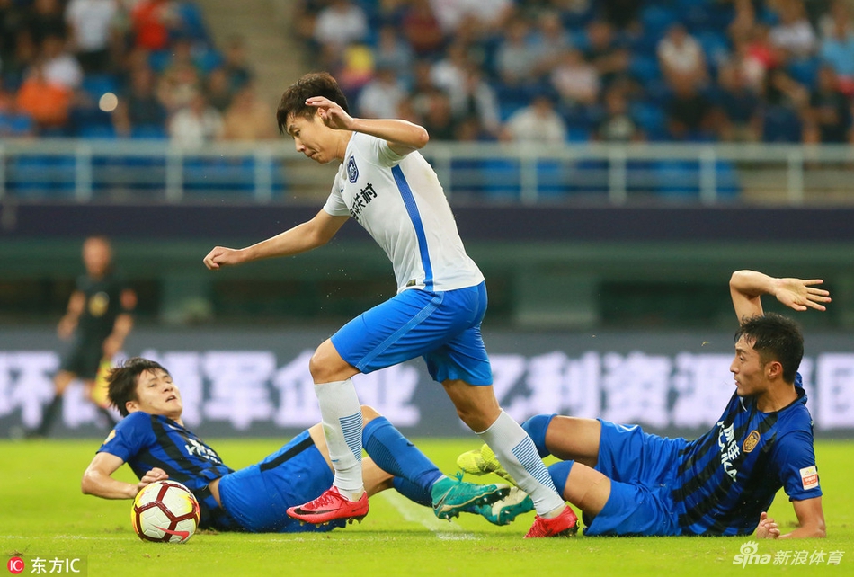 惠家康晃倒两人