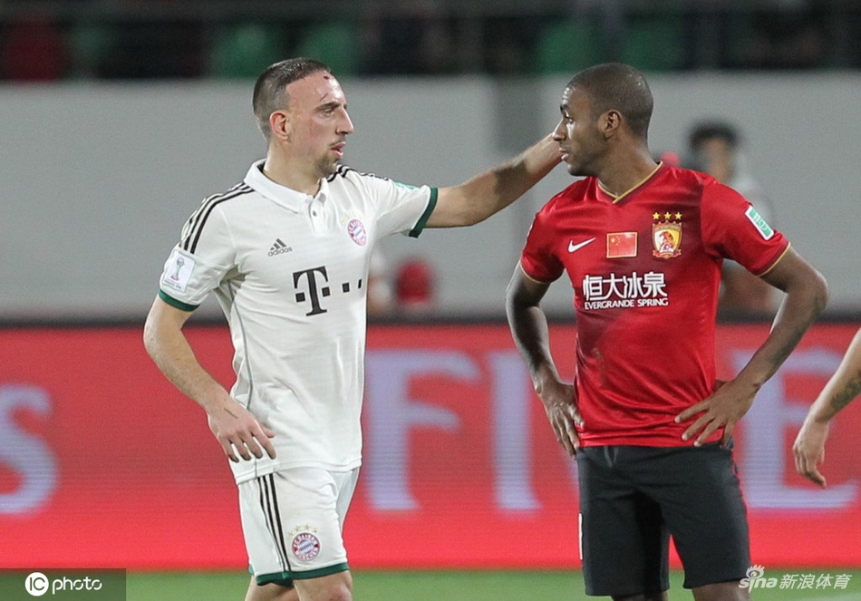 里贝里安慰穆里奇