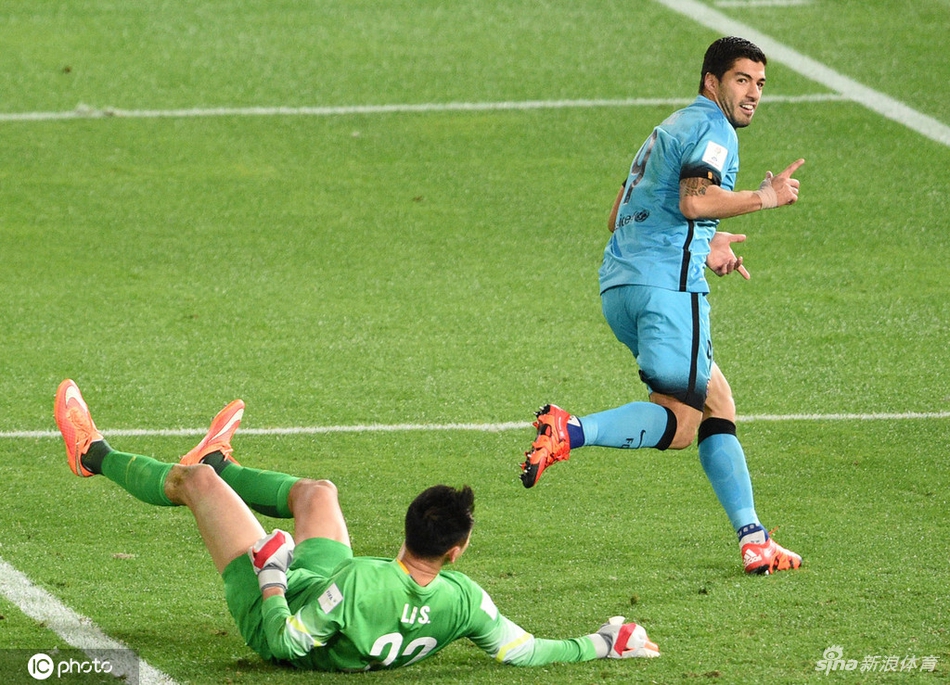 苏亚雷斯闪耀全场