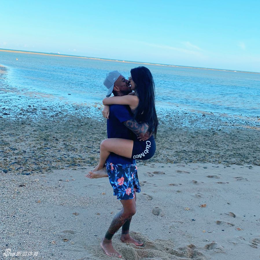 瓦尔加比不上的火辣!塔利斯卡被她迷得神魂颠倒