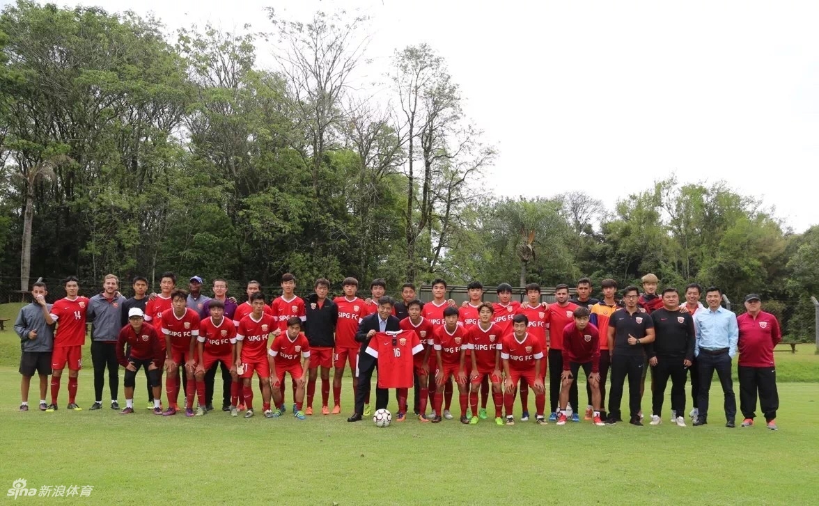 中国驻巴西大使探访上港梯队