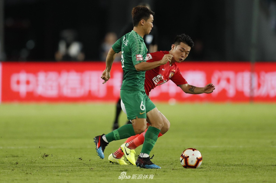 池忠国带球突破