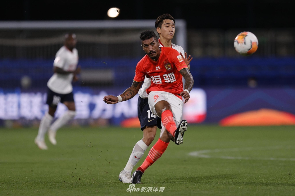 保利尼奥送长传