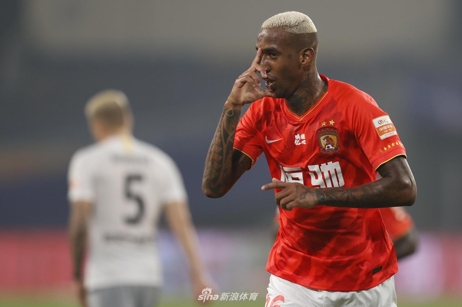 塔利斯卡梅开二度