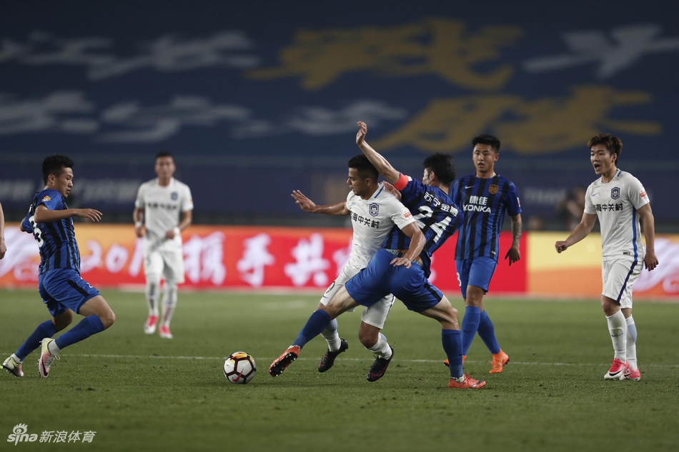 乔纳森遭到包夹