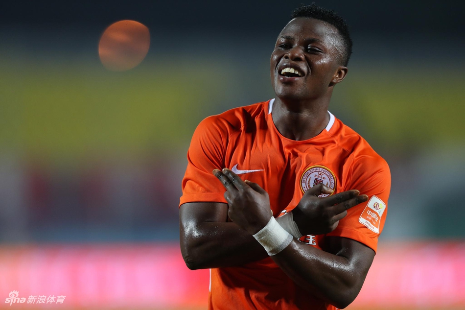 马西卡梅开二度