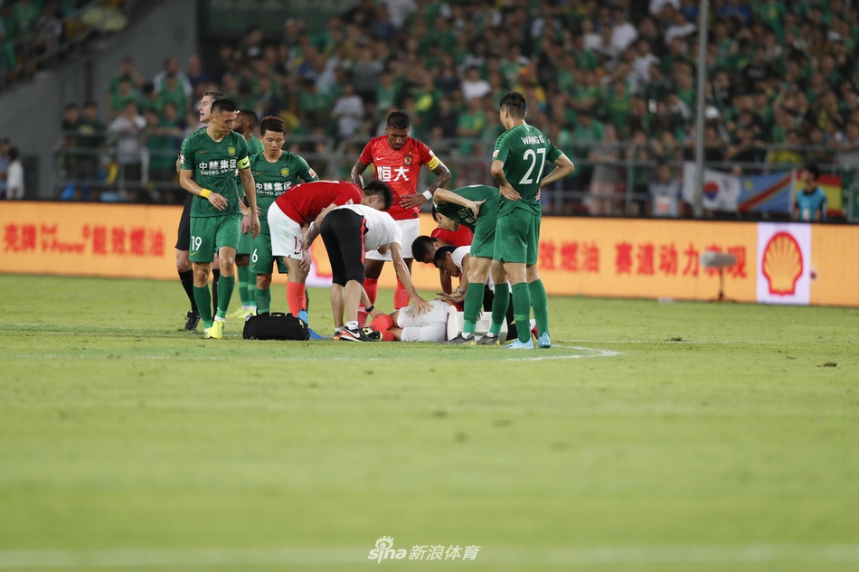 严鼎皓受伤下场