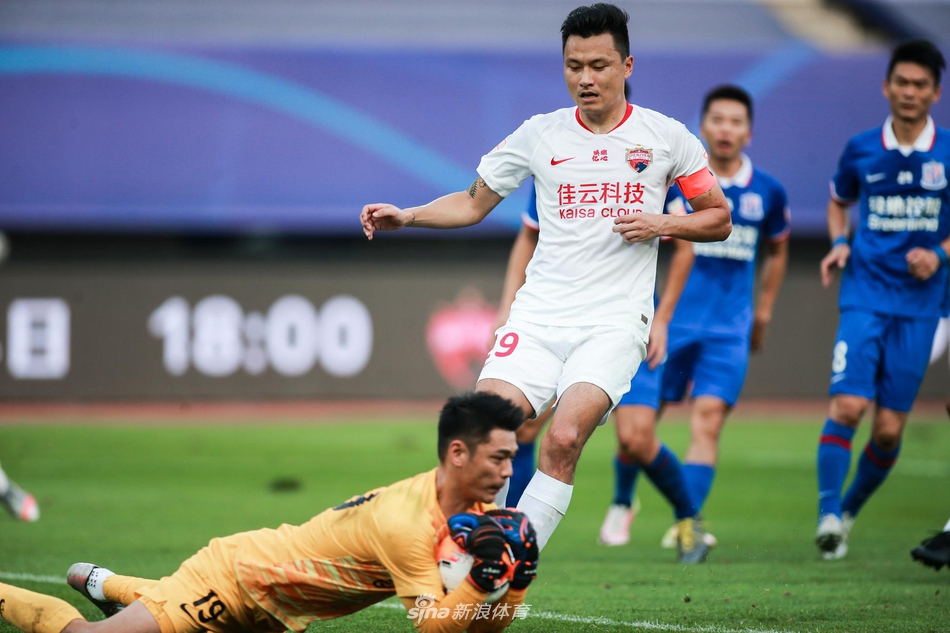 曾诚没收郜林射门