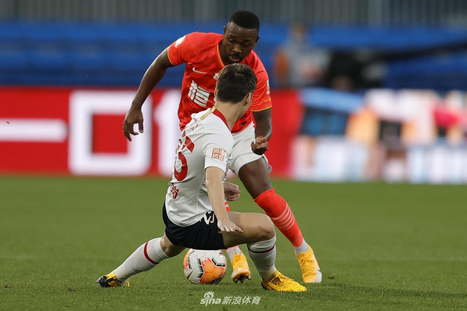 费南多假动作变向