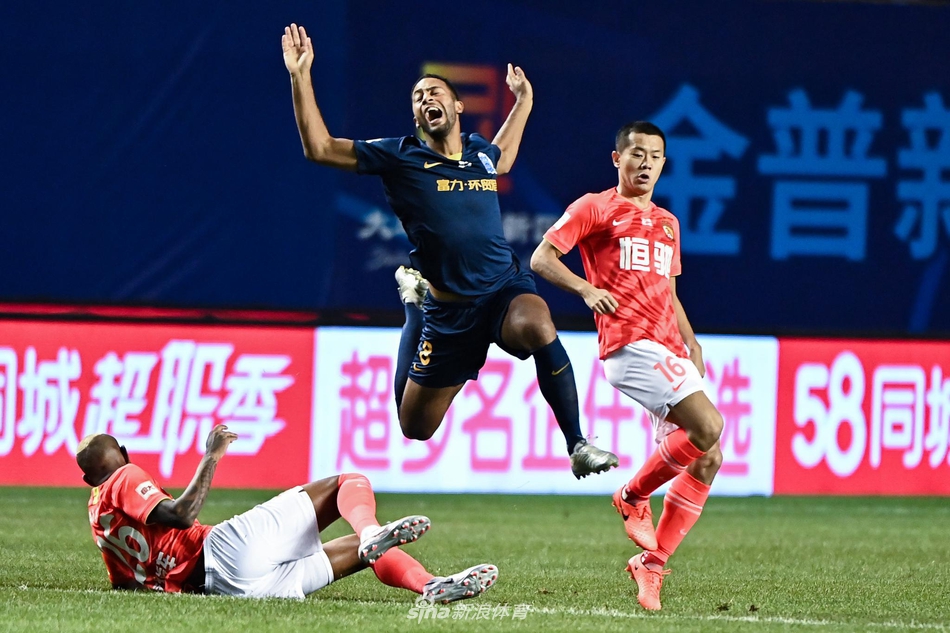 塔利斯卡放铲登贝莱