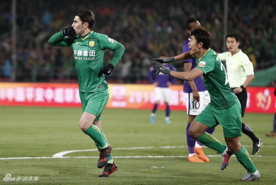 索里亚诺亲吻戒指