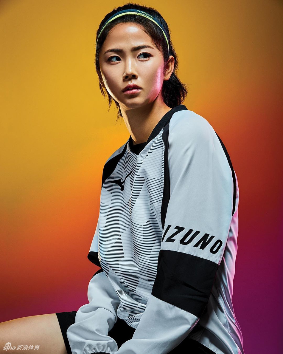 亚洲第一美女球星！韩国小天后李玟娥充满胶原蛋白的脸蛋