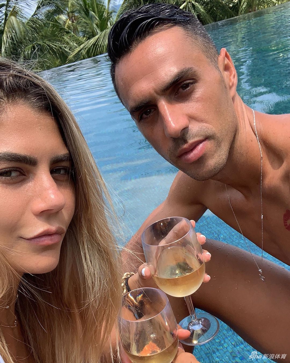 中超最强射手扎哈维假期疯狂虐狗