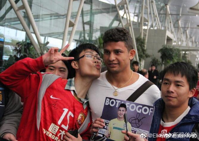 艾克森晒照片回忆自己与中国的缘分