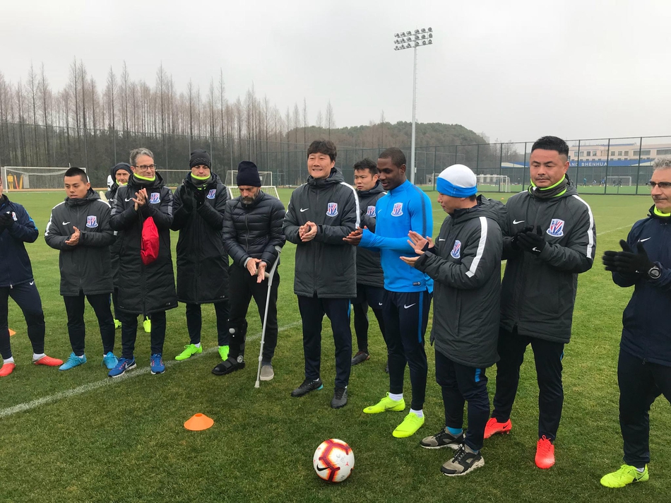 伊哈洛抵达申花参加训练