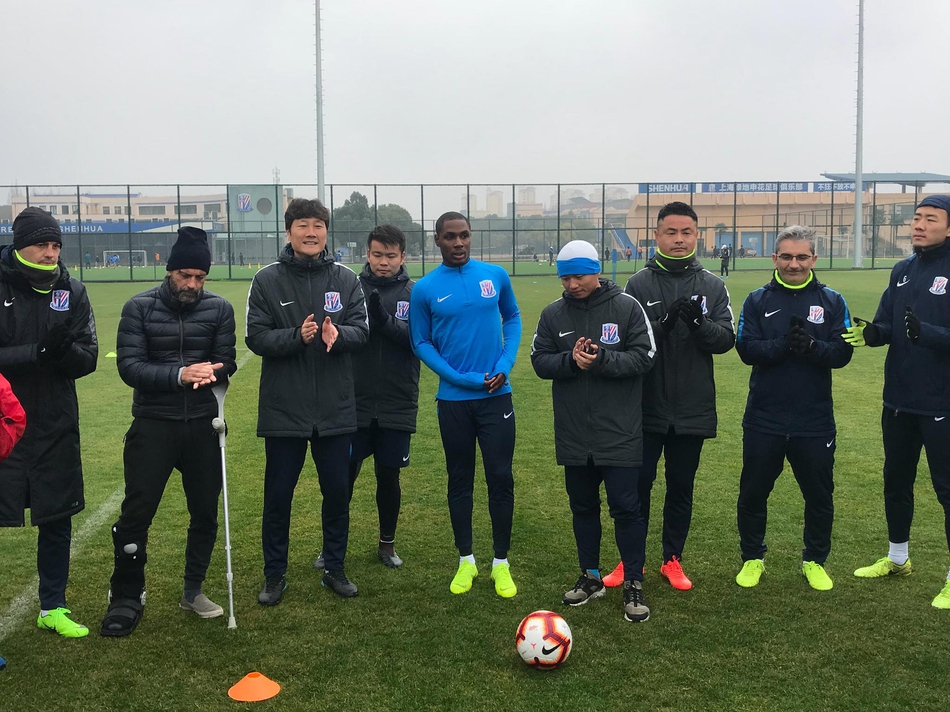 伊哈洛抵达申花参加训练