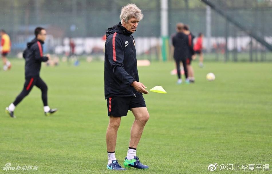 训练场上的佩工