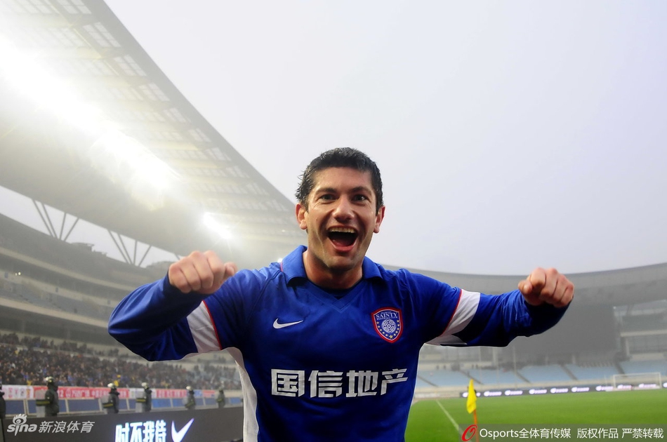 前中超外援米利安开枪自杀