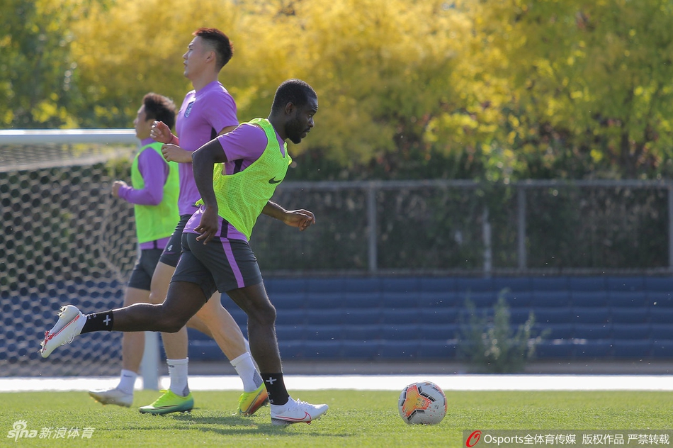 阿奇姆彭很认真