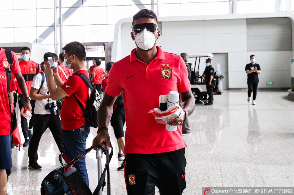 保利尼奥大墨镜