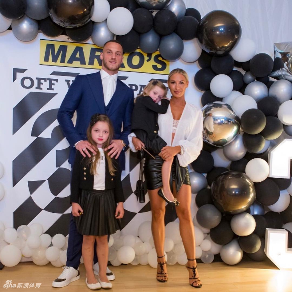 浪子回头只因她！阿瑙托维奇娇妻火爆身材