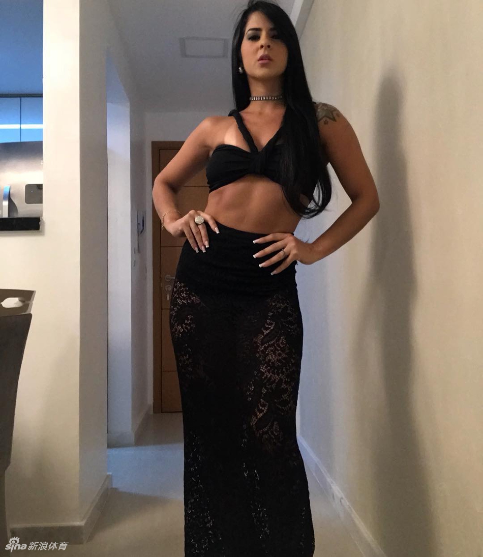 瓦尔加比不上的火辣!塔利斯卡被她迷得神魂颠倒