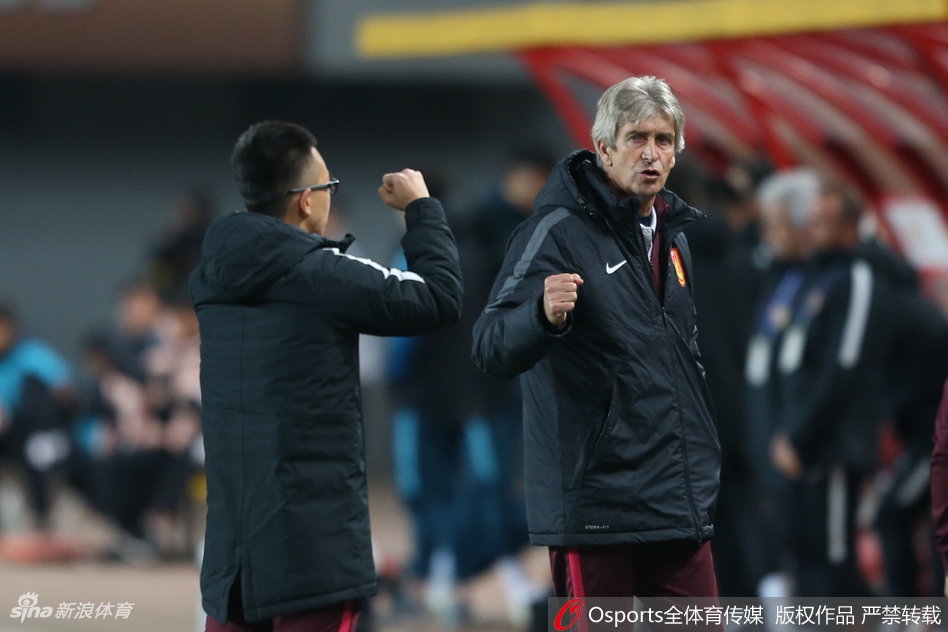 佩工赛后挥拳庆祝