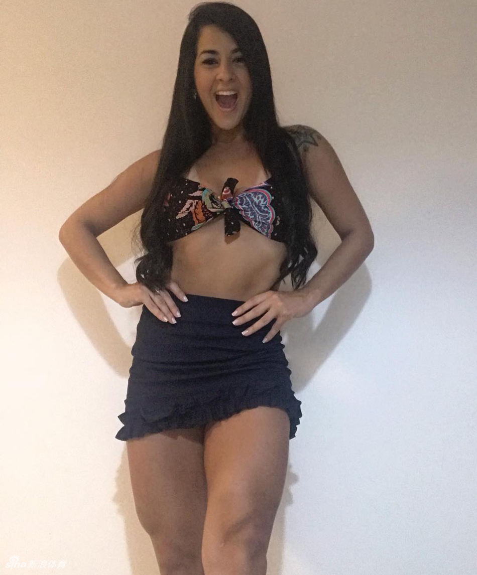 瓦尔加比不上的火辣!塔利斯卡被她迷得神魂颠倒