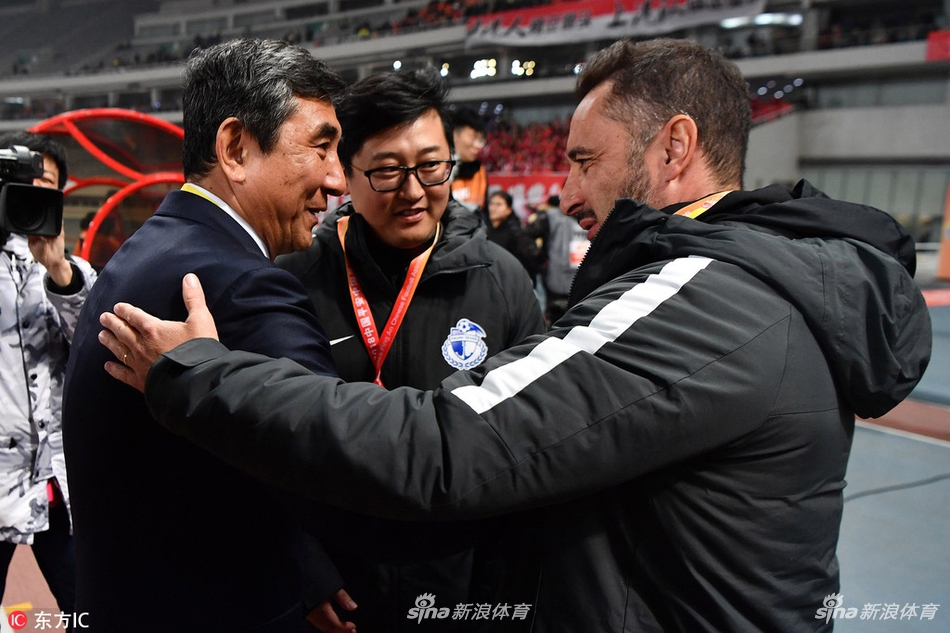 上港官宣佩雷拉下课 共同走过三个难忘赛季