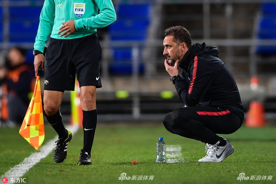 上港官宣佩雷拉下课 共同走过三个难忘赛季