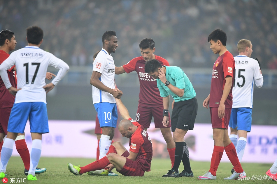 马宁询问小马哥伤情