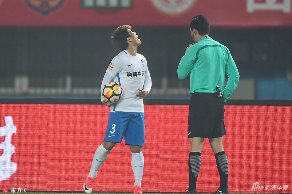 赵宏略怒骂球童