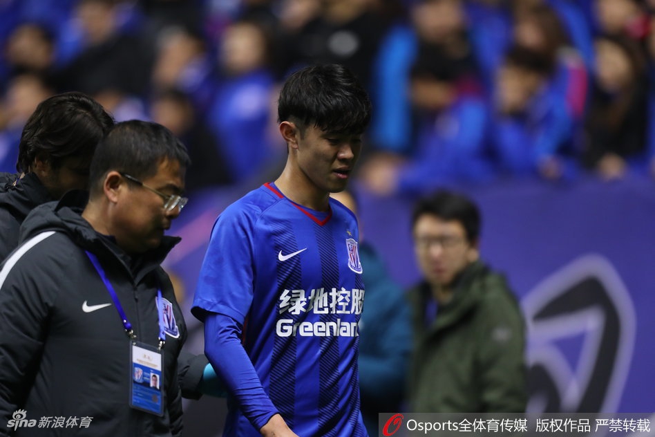 李建滨因伤下场