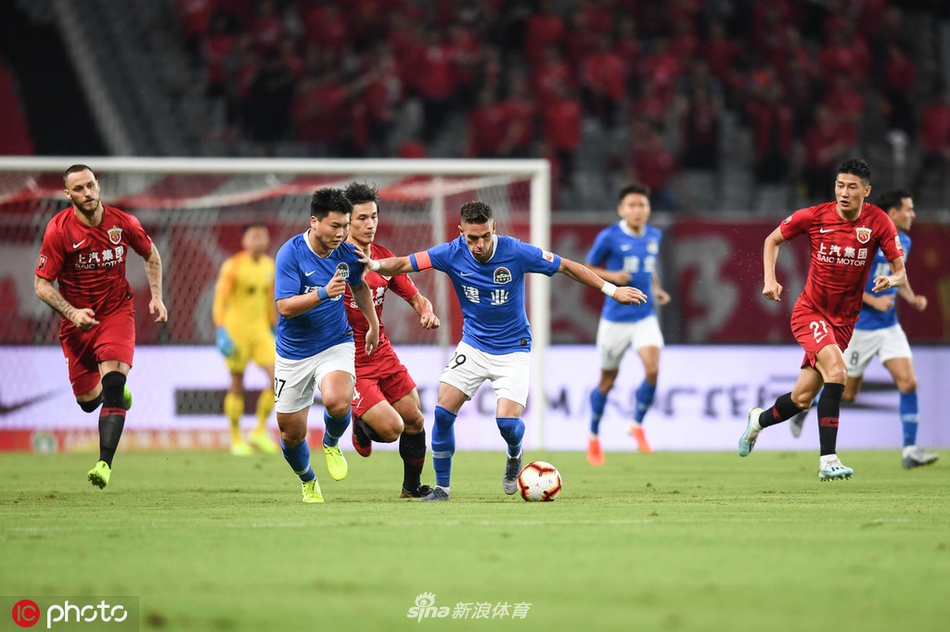 [中超]上海上港2-1河南建业