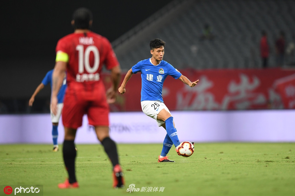 [中超]上海上港2-1河南建业